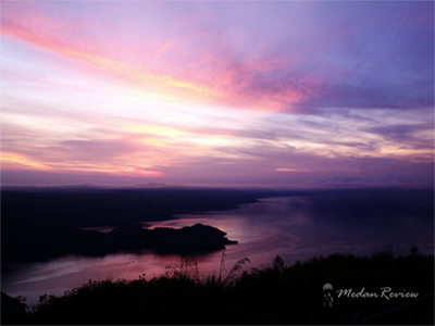 Sunrise / Matahari Terbit dari Taman Simalem Resort