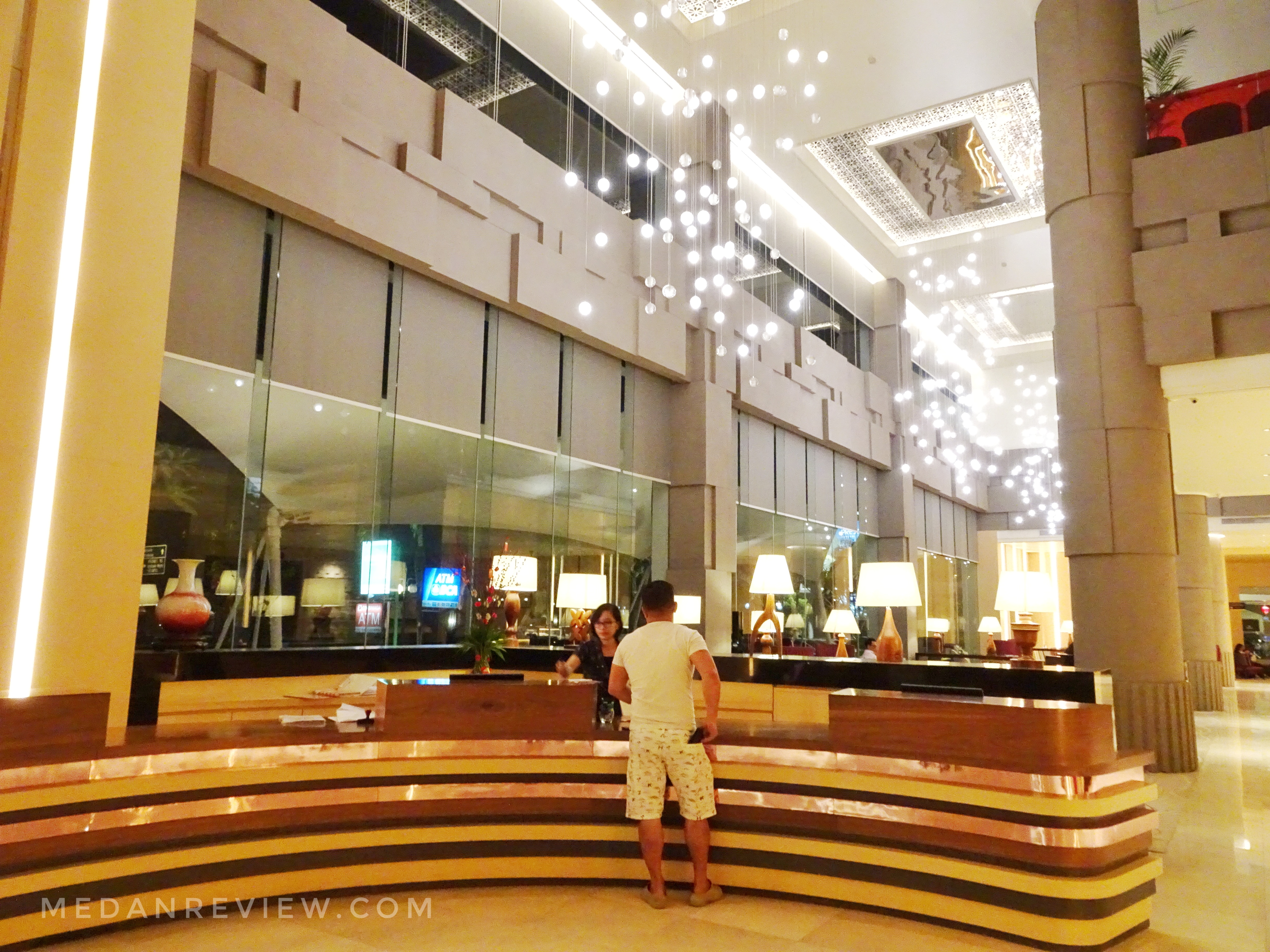 Lobby Grand Mercure Maha Cipta Medan Angkasa