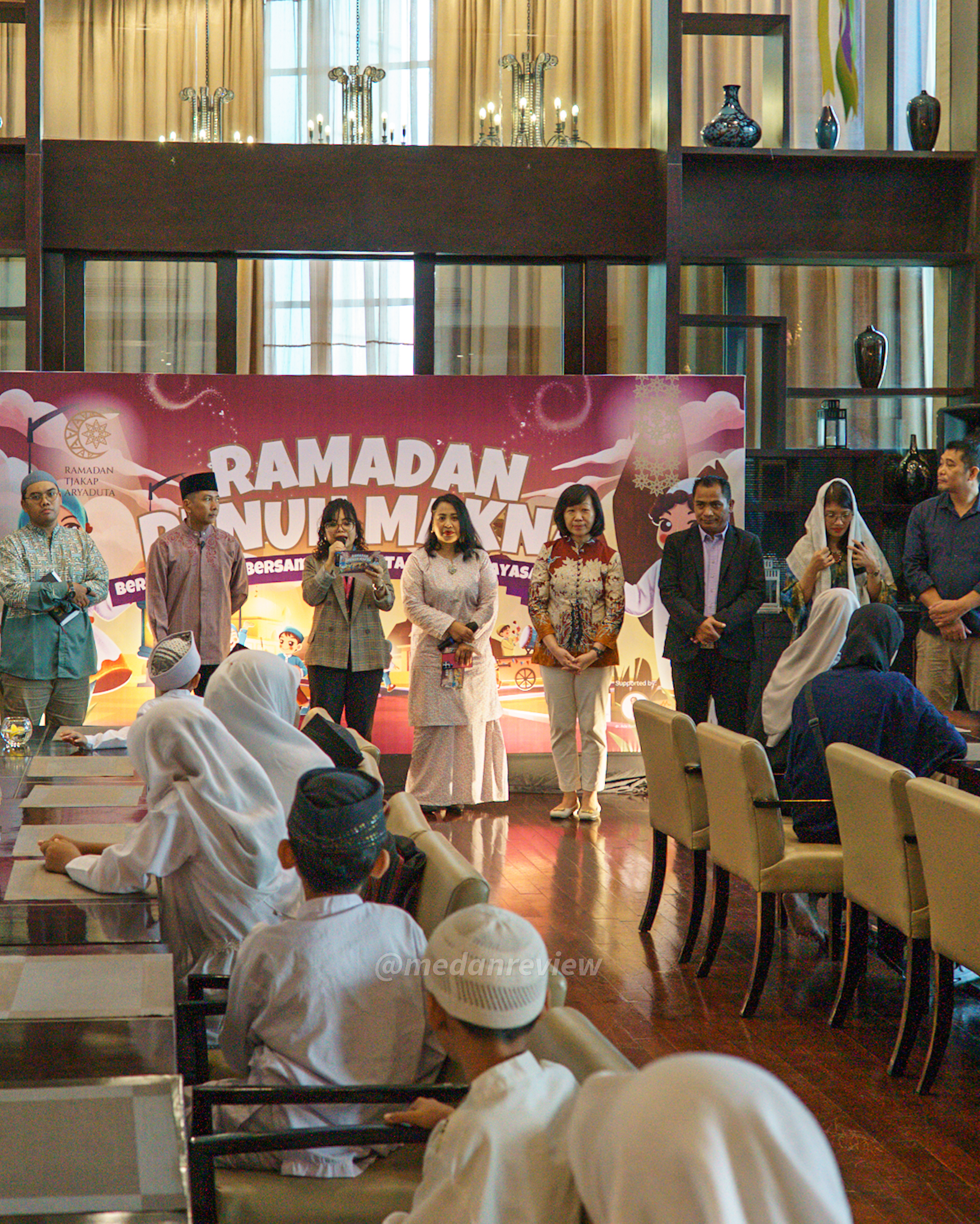 Aryaduta Medan Berbagi Kebahagiaan di Bulan Ramadan bersama anak Yatim Yayasan Al Kahfi